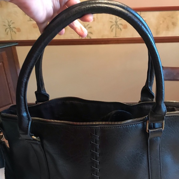 NWOT MID SIZE BLACK BAG WITH GUITAR STRAP ALL NEW - Picture 12 of 17